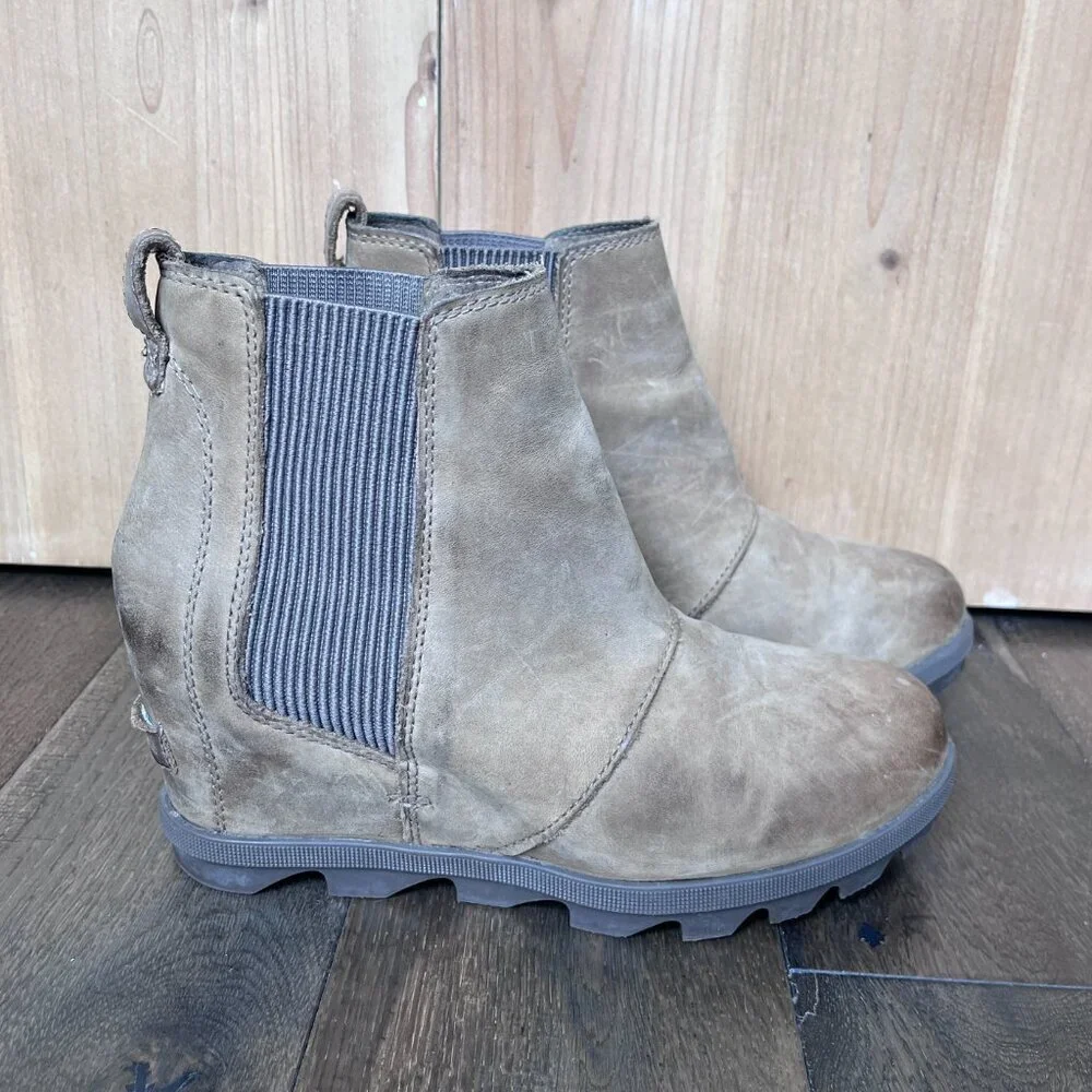 Sorel Joan of Arctic II Wedge Slip-On Booties Tan Leather Size 8 Waterproof